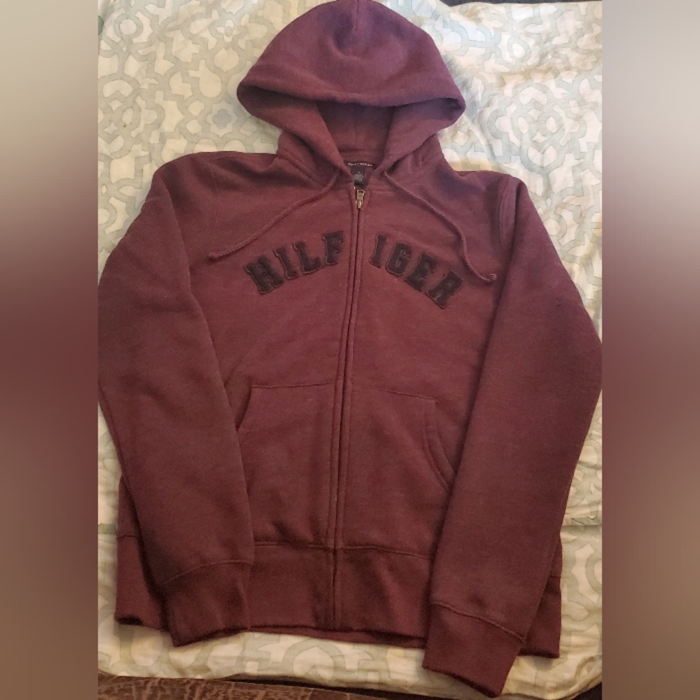 Men's Tommy Hilfiger  Maroon Sweatshirt